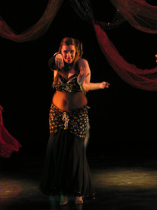 https://www.studiosuzanah.co.il/wp-content/uploads/2014/03/oriental-dance-or-belly-dance.jpg